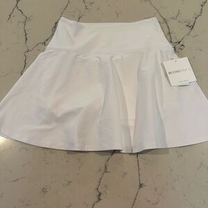 Beyond Yoga Classic White skort and matching top